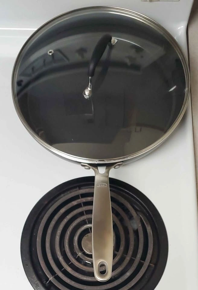 12 inch OXO Frying Pan with glass lid + J.A. Henckels Knife Set - photo 3