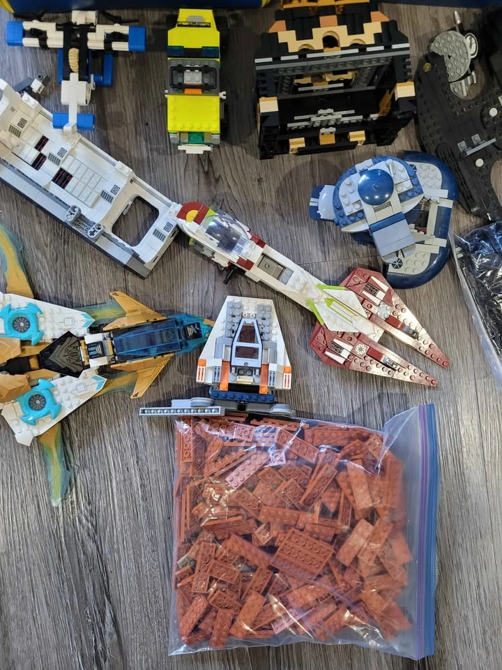 LEGO Collectible Ninjago, Starwars Lego City and more 22lbs. - photo 2