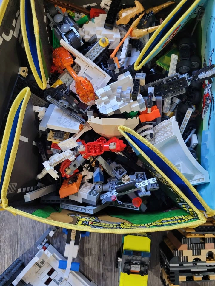 LEGO Collectible Ninjago, Starwars Lego City and more 22lbs. - photo 5