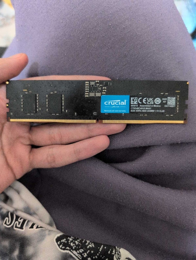 1x8gb Crucial DDR5 4800mhz RAM