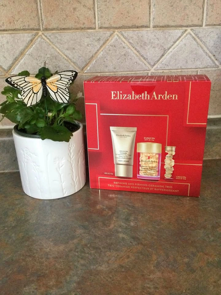 ELIZABETH ARDEN Refining and Firming Advanced Light Ceramide Tri