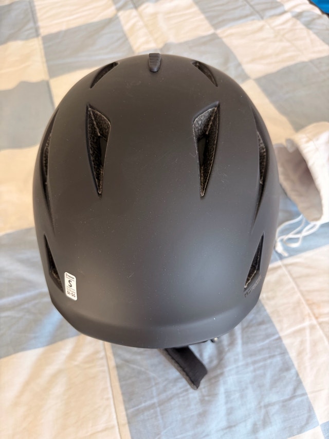 Ski/Snowboard Helmet – Size S (51–55 cm)