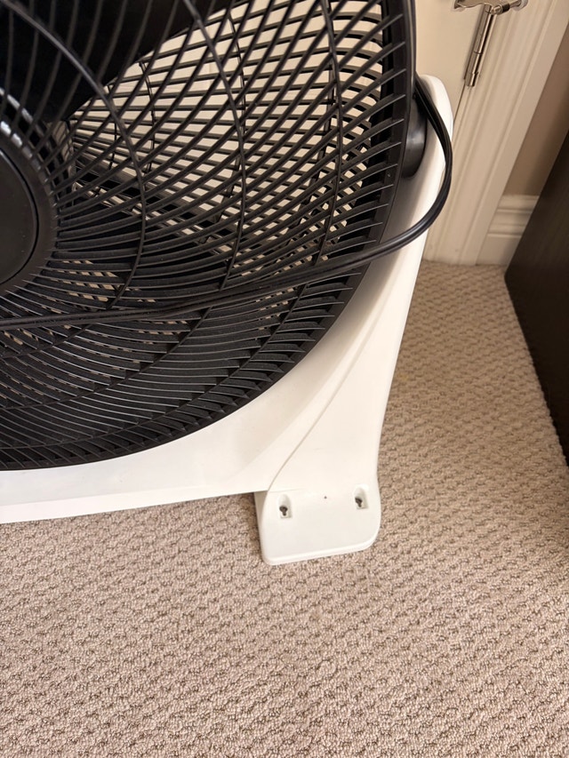 Toshiba High-Power Floor Fan - photo 4