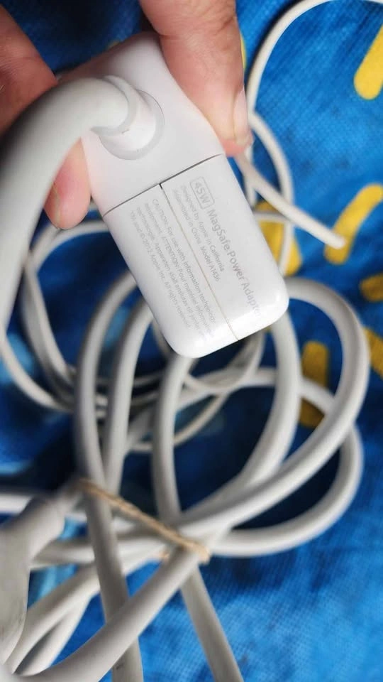 Magsafe power adapter 45w OEM - photo 3