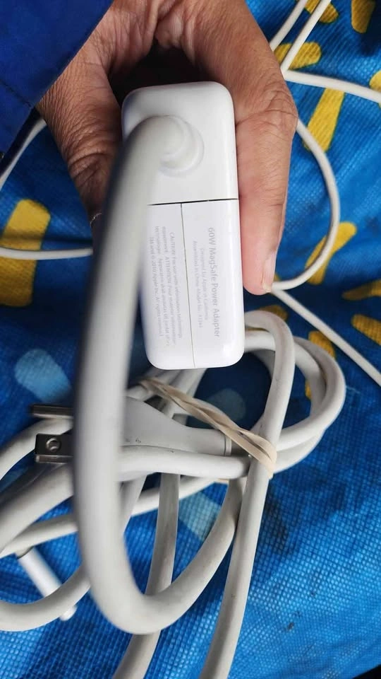 60w magsafe power adapter - photo 2