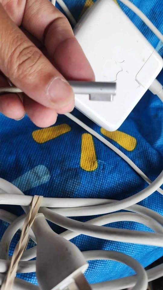 60w magsafe power adapter - photo 4