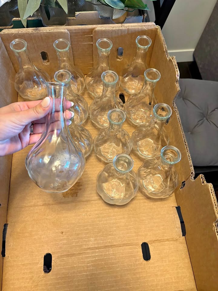 Bud vases