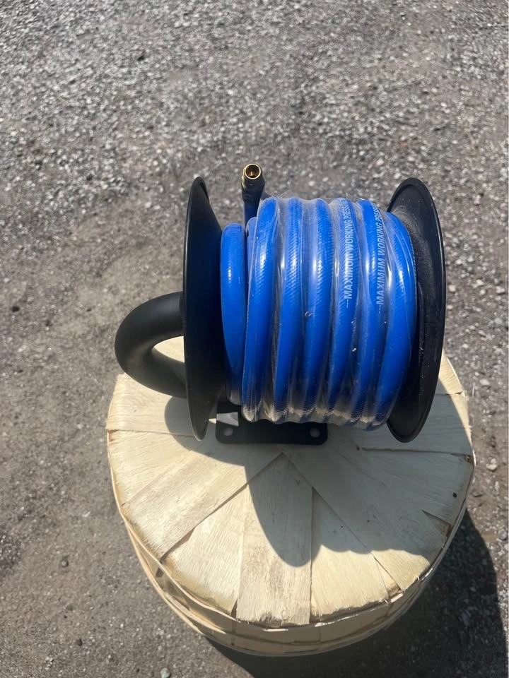 Campbell Hausfeld Air Hose Reel – Excellent Condition - photo 3