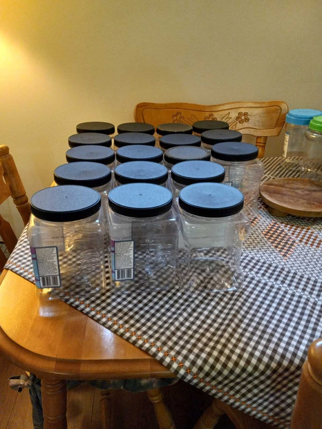 Plastic storage jars with lids - photo 2