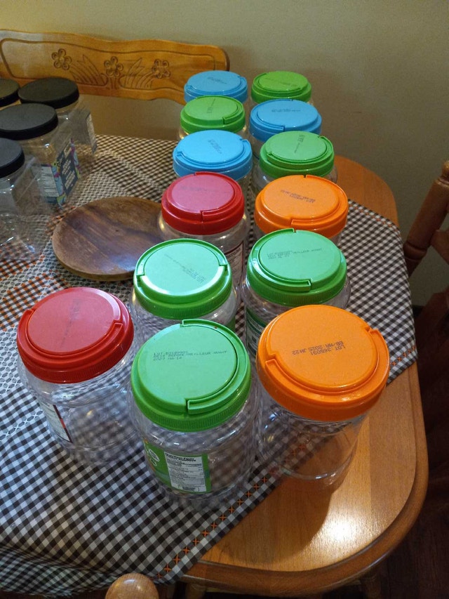 Plastic storage jars with lids - photo 5