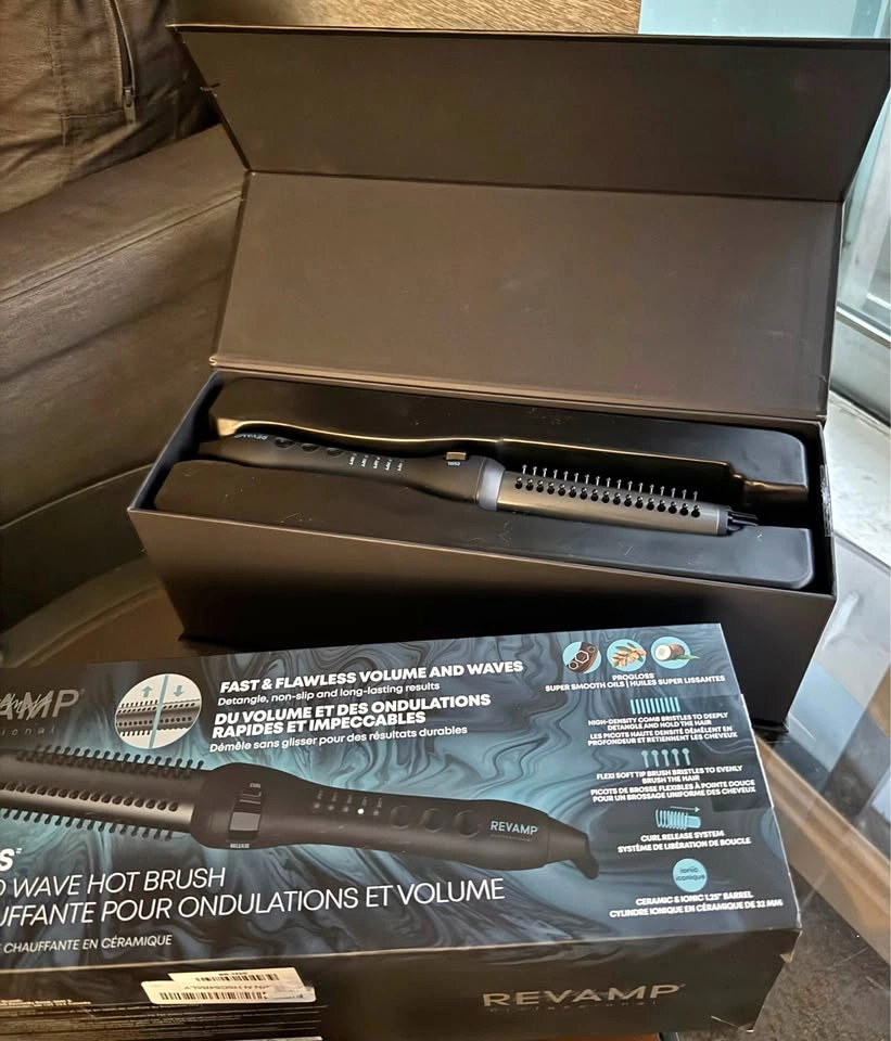 REVAMP Progloss Volume & Wave Ceramic Hot Brush