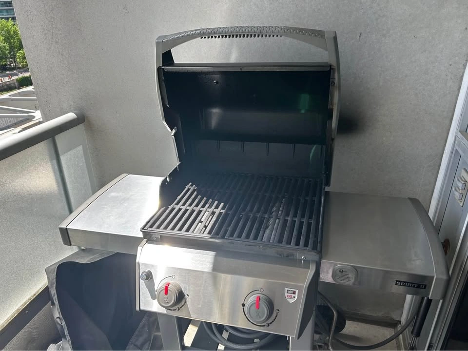 Weber Spirit II BBQ – Natural Gas. Has warranty until 2030! - photo 2