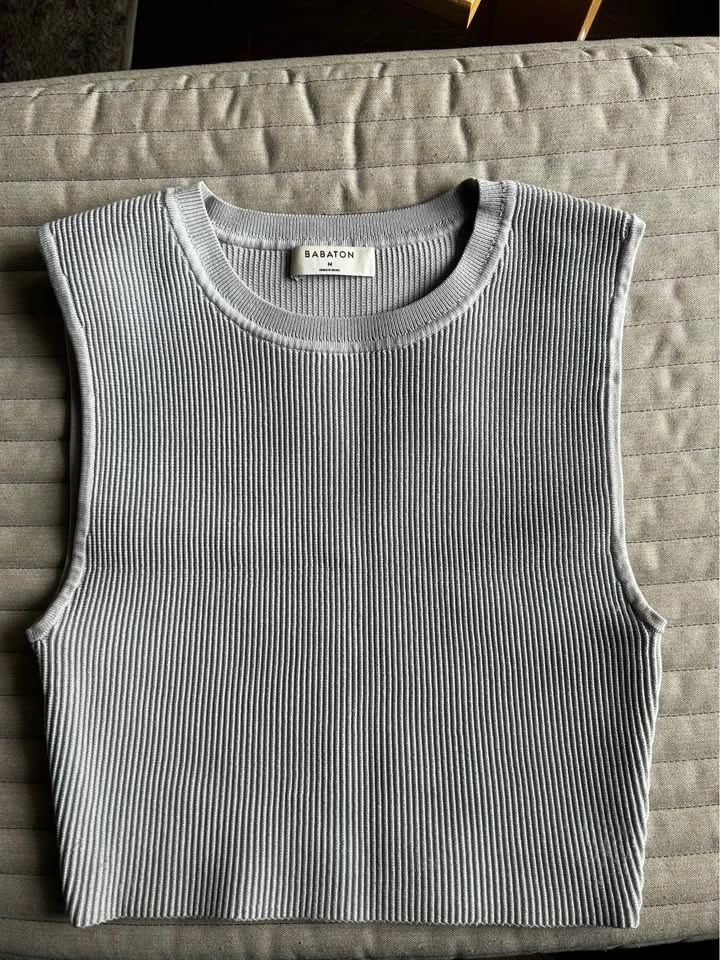 Aritzia sculpt knit tank - size medium - photo 2