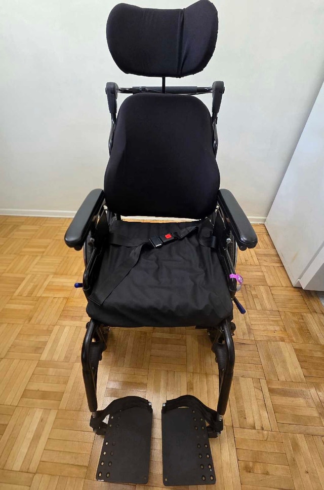 Maple Leaf Wheelchair Fusion Essential Manual Tilt-in-Space