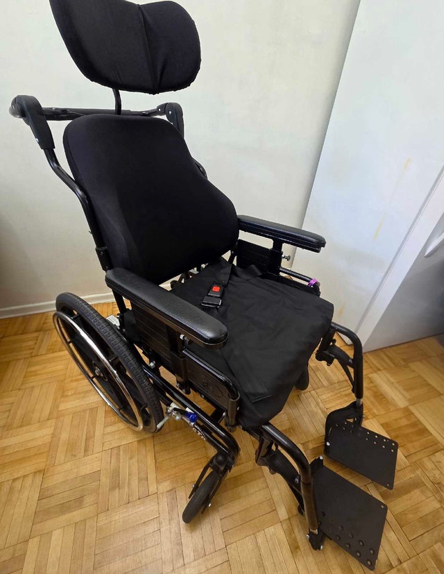 Maple Leaf Wheelchair Fusion Essential Manual Tilt-in-Space - photo 2