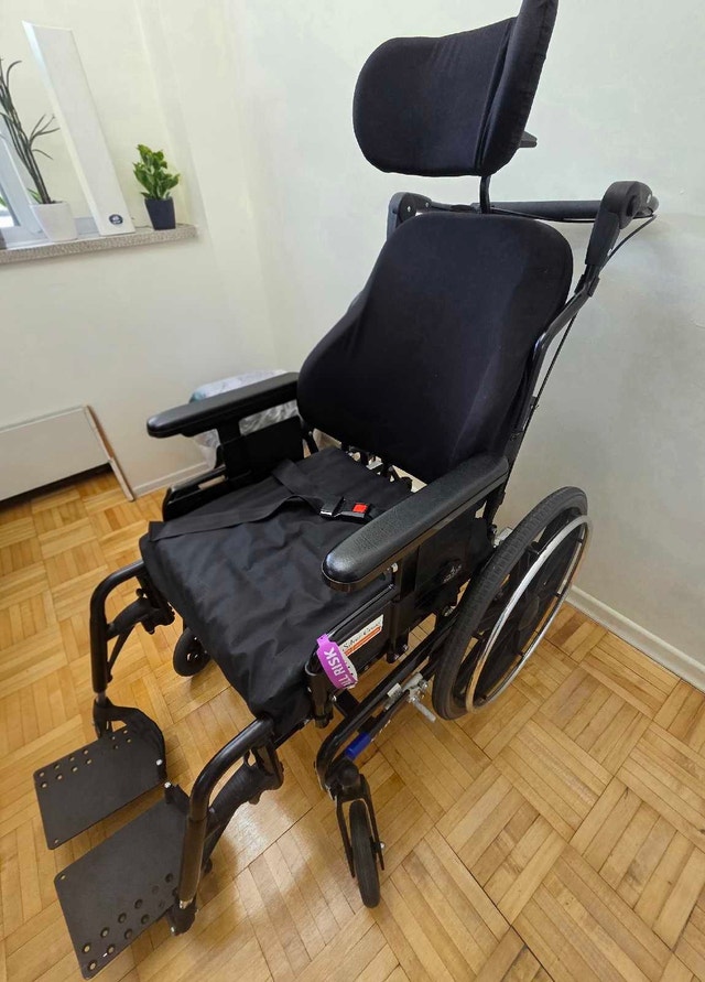 Maple Leaf Wheelchair Fusion Essential Manual Tilt-in-Space - photo 3