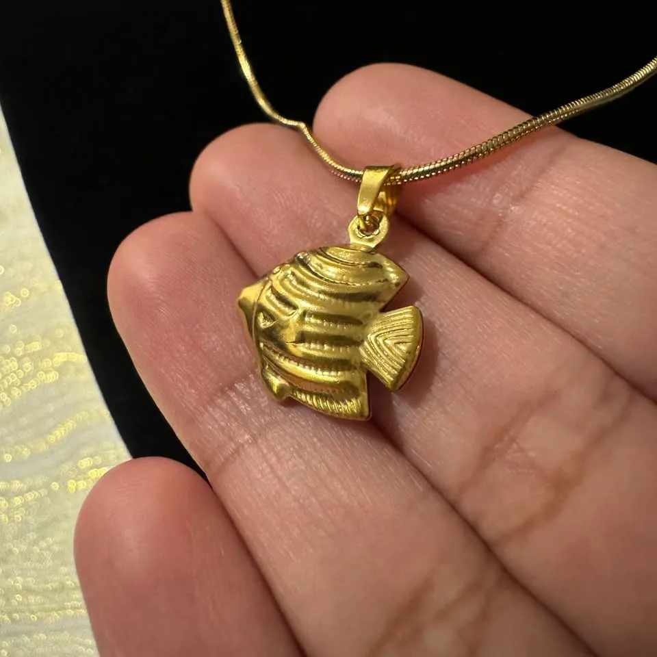 NEW 🧡 Tropical Fish Pendant Necklace Engraved Stainless Steel image indicator(2)