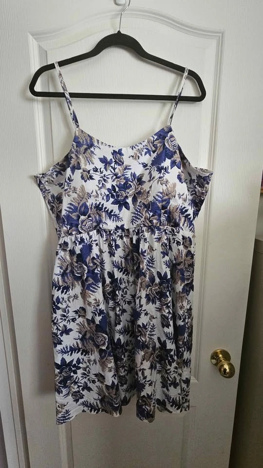 SHEIN Plus Size Floral Sleeveless Dress