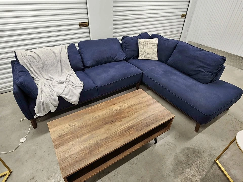 🇨🇦  Beautiful Living Room Sectional Sofa Set