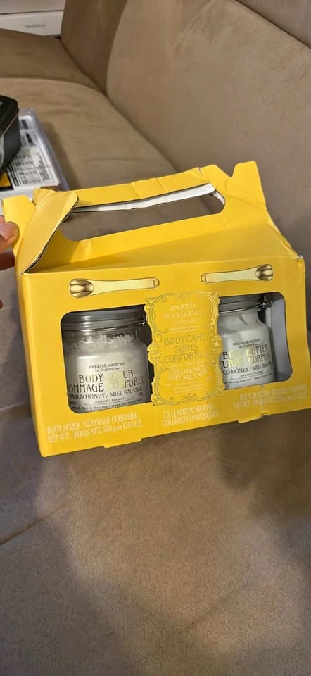 Body scrub and body butter set