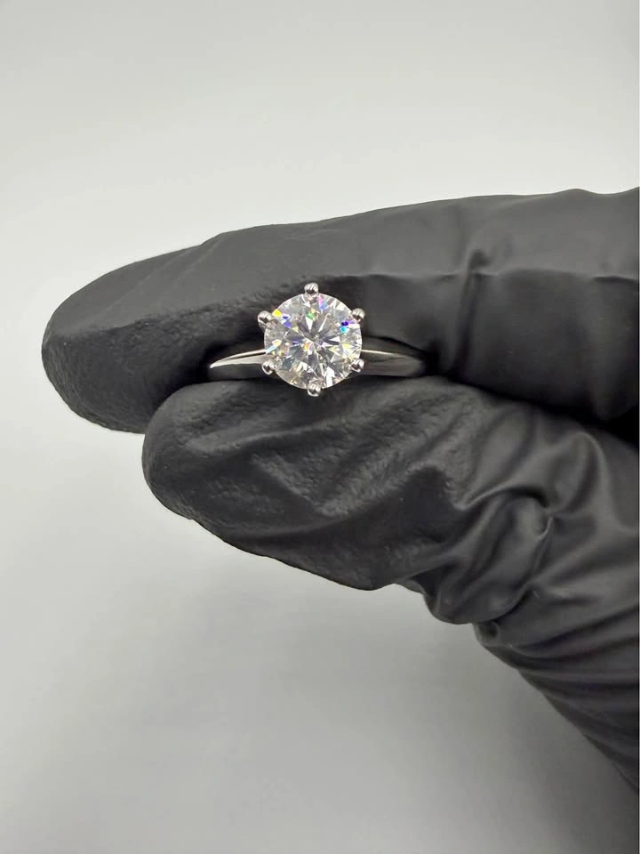 VVS1 Lab Grown Diamond Ring In 925 Sterling Silver
