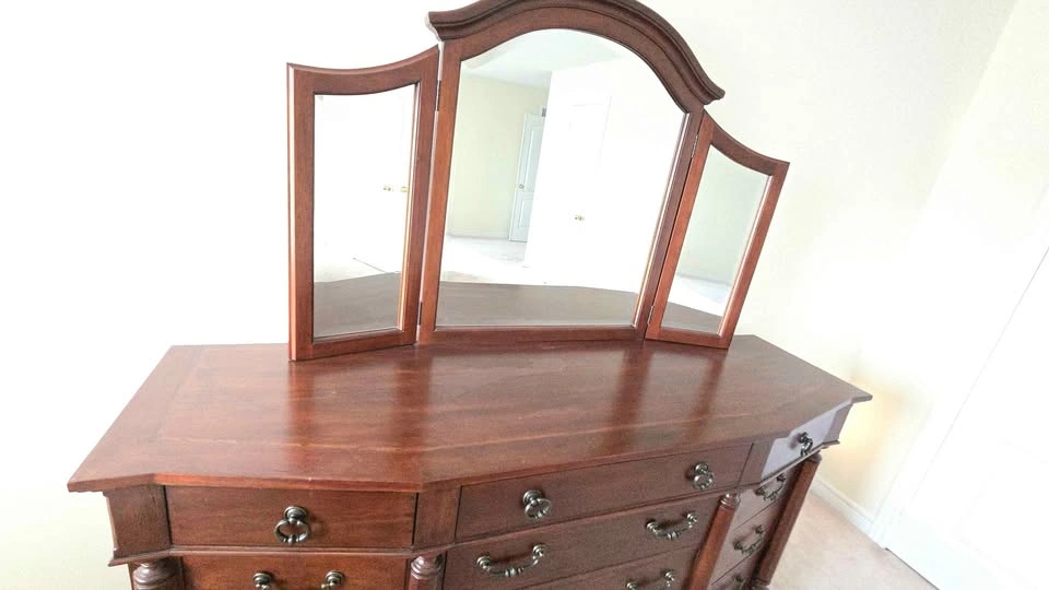 Traditional Wood Dresser with Tri-Fold Mirror - photo 3