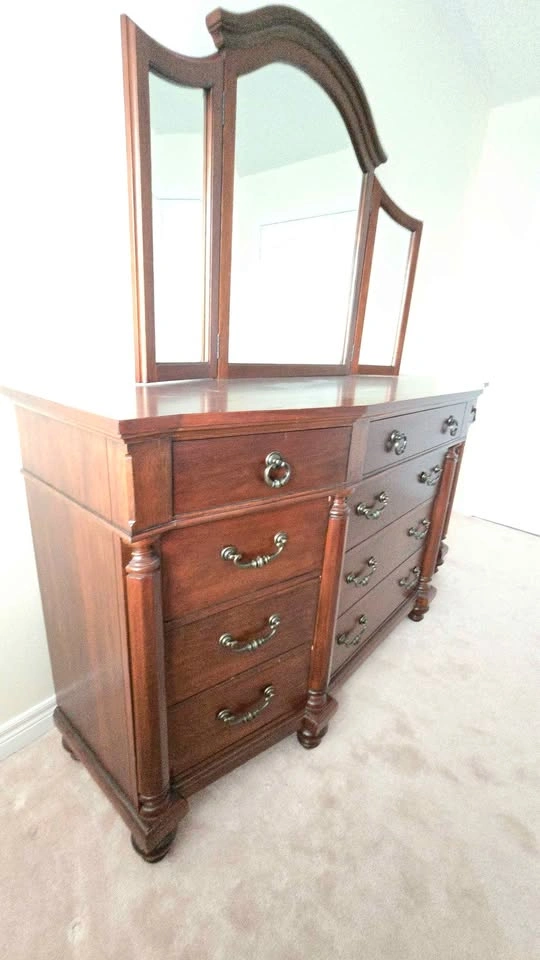 Traditional Wood Dresser with Tri-Fold Mirror - photo 4