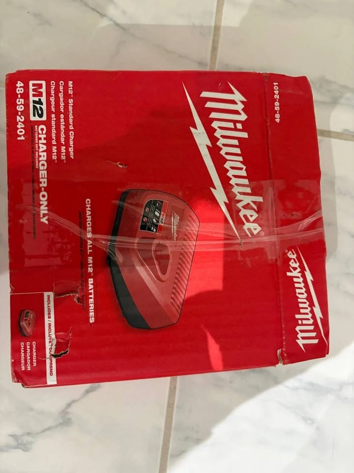 Milwaukee M12 Battery Charger 48-59-2401 - Tested - photo 2