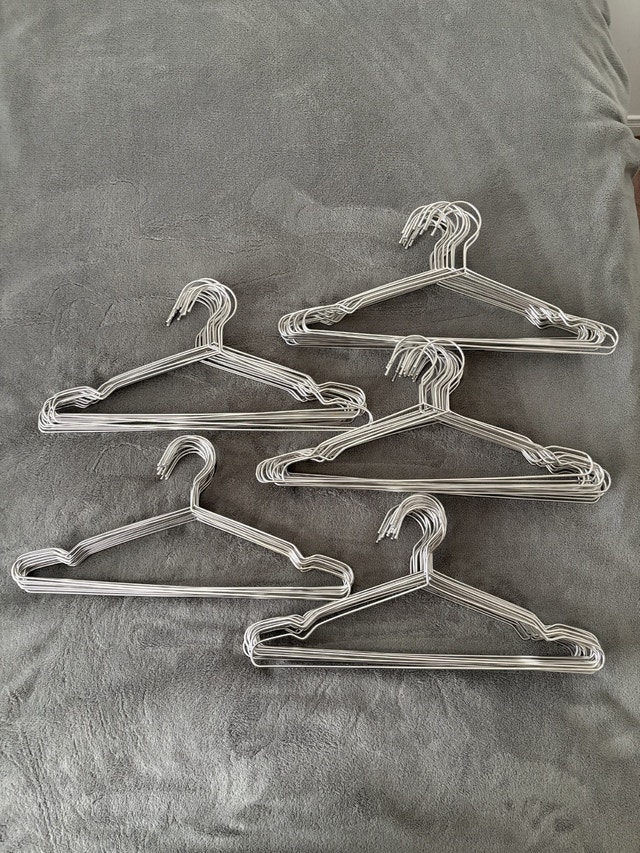 90 heavy duty Metal Hangers