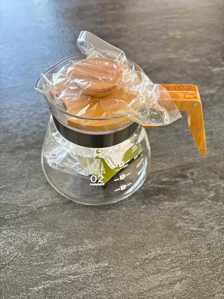 Brand New HARIO V60 Coffee Server Olive Wood 600ml