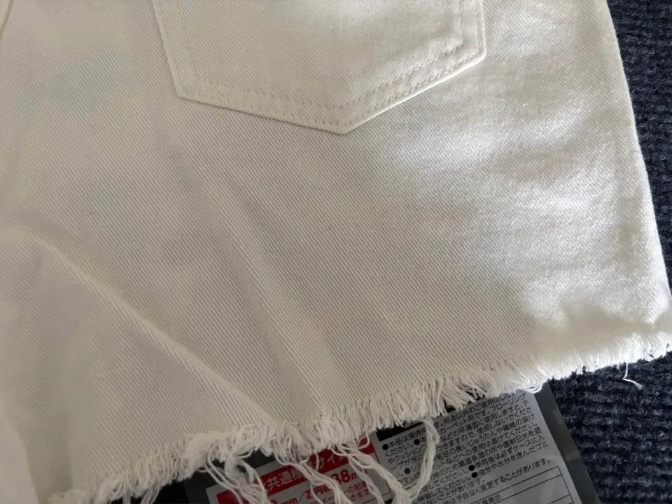 New White High-Waisted Denim Shorts - photo 4