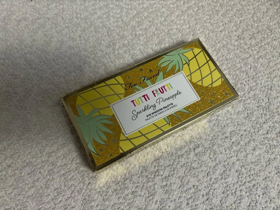 Too Faced Tutti Frutti Sparkling Pineapple Eyeshadow Palette - photo 2