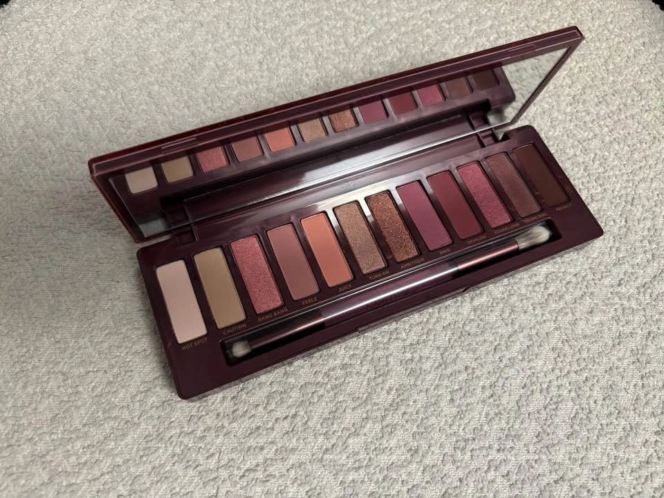 Urban Decay Naked Cherry Eyeshadow Palette - photo 2