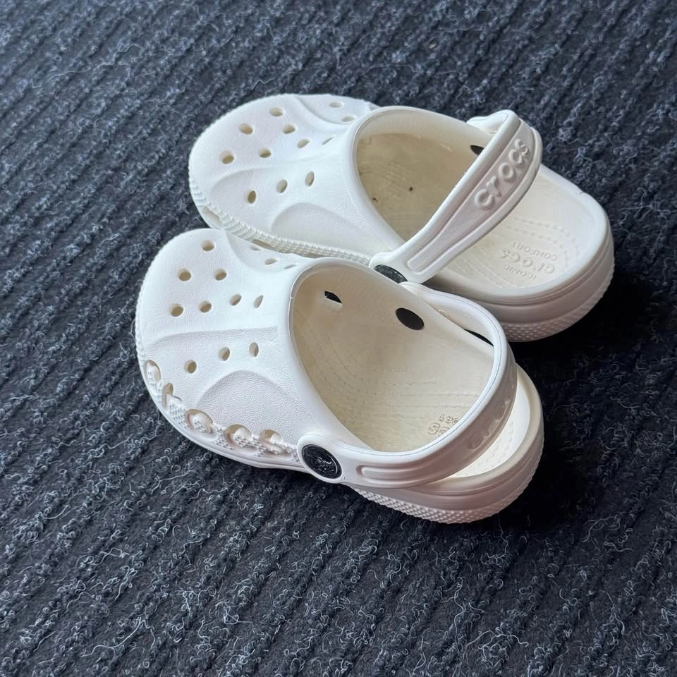 Kids White Crocs Clogs. Kids Size 9 - photo 3