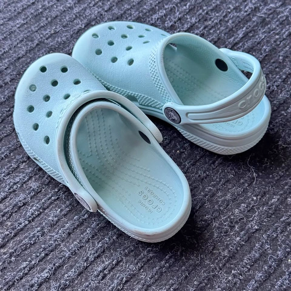 sky blue crocs clogs