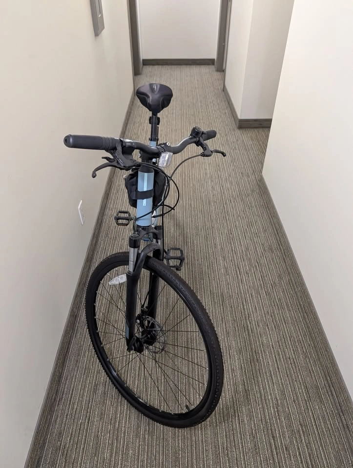 Decathlon Riverside 500 Hybrid Bike (Size Large) - Like New - photo 2