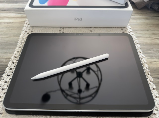 iPad A16 (128GB) + Apple Pencil USB-C Bundle - photo 4