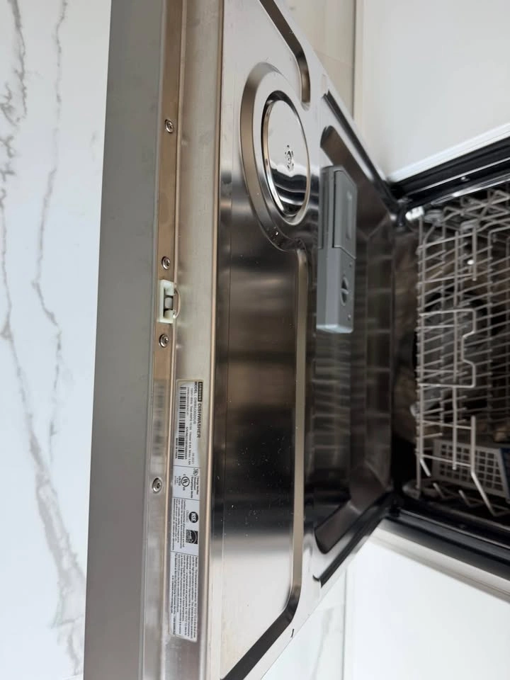 Samsung Dishwasher - photo 2