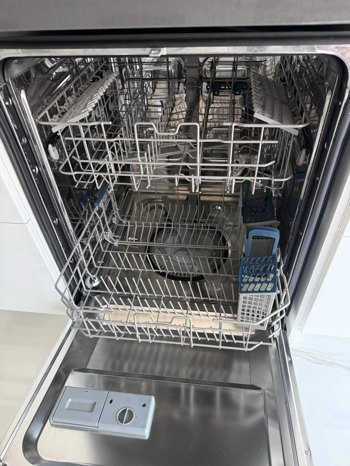Samsung Dishwasher - photo 4