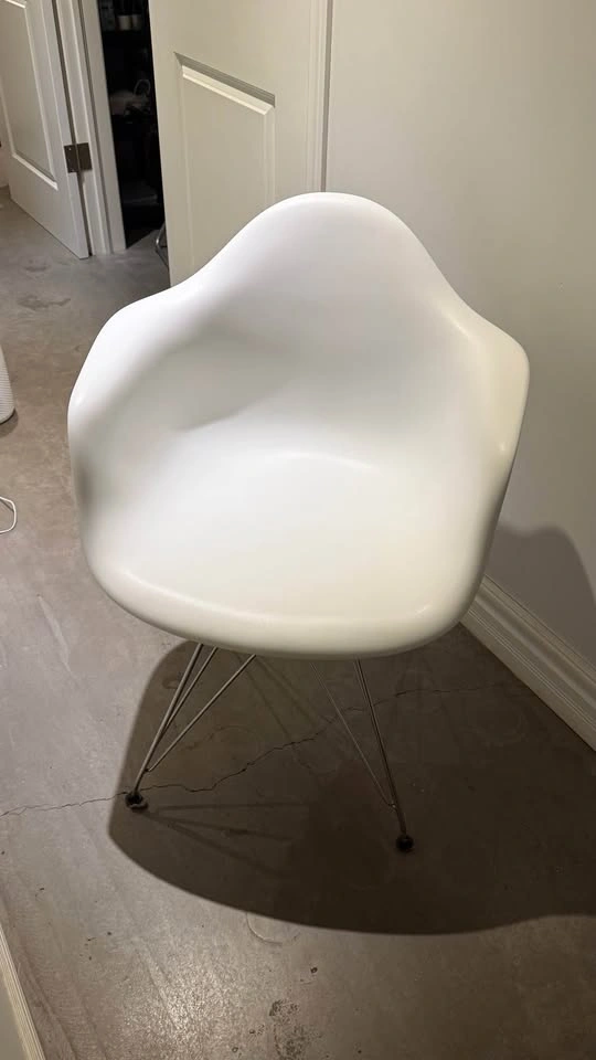 White Modern Chair - photo 2