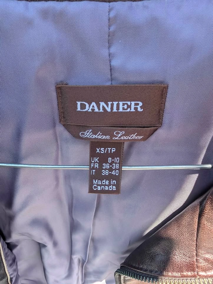 Danier Italian Leather Jacket XS - photo 2