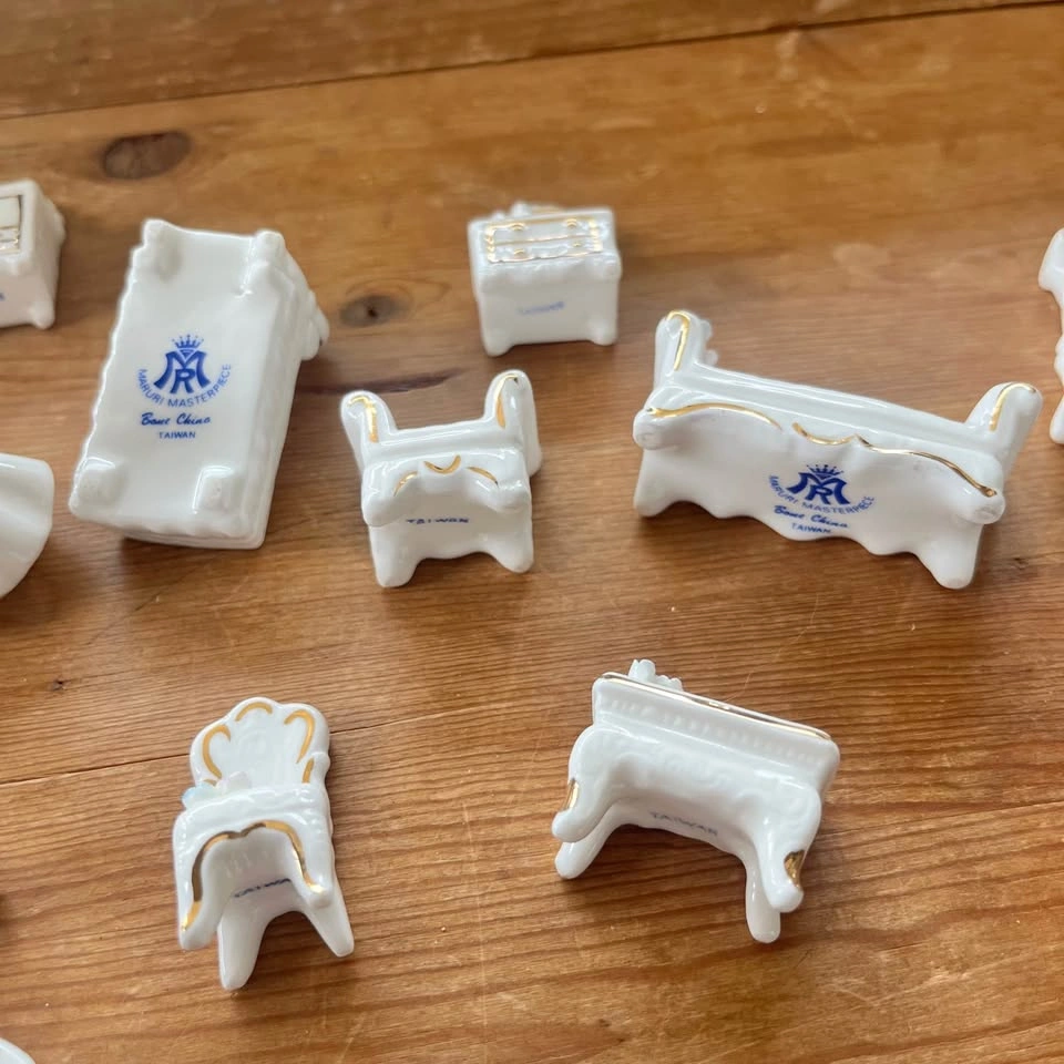 Vintage Maruri Masterpiece Fine Bone China Dollhouse Set - photo 2