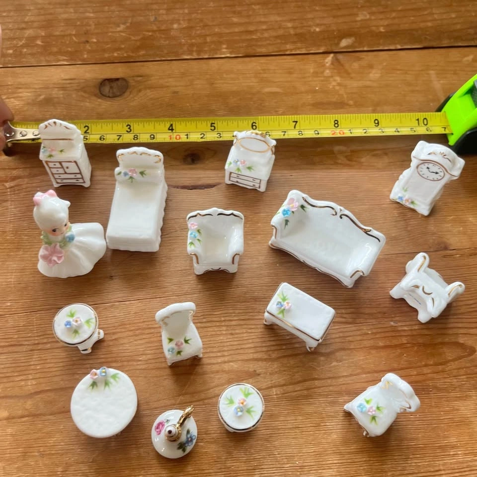 Vintage Maruri Masterpiece Fine Bone China Dollhouse Set - photo 3