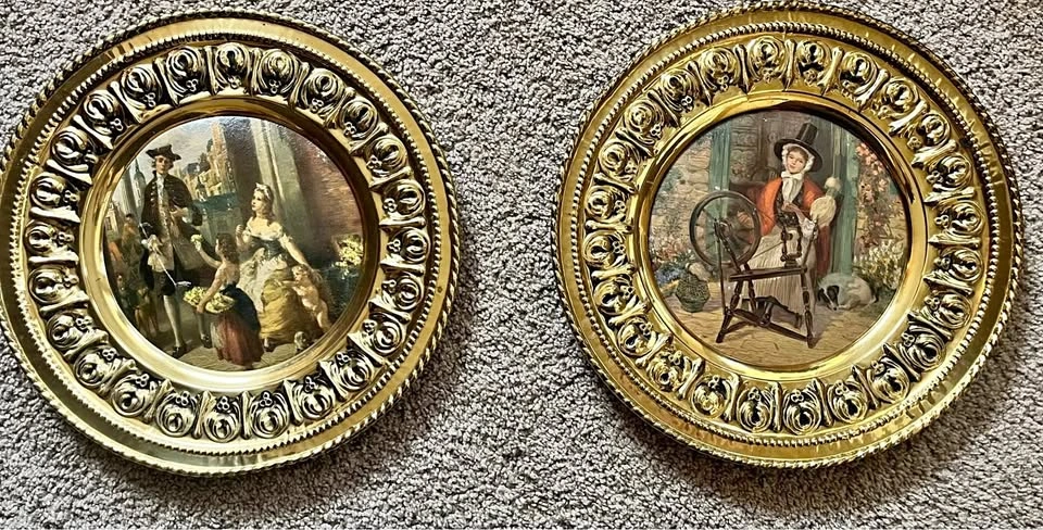 Vintage Peerage Brass Wall Hanging Plates (Pair) – Made in Engla