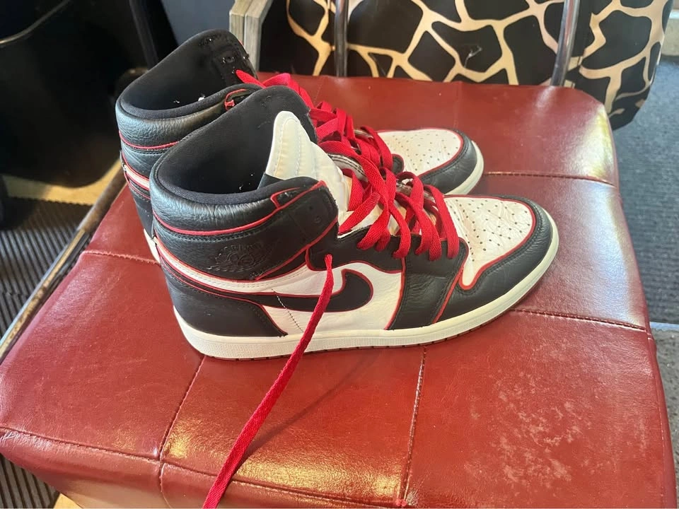 Nike Air Jordan 1 Retro High OG Bloodline - photo 2