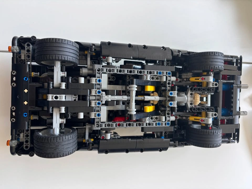 LEGO Dom's Dodge Charger - photo 5