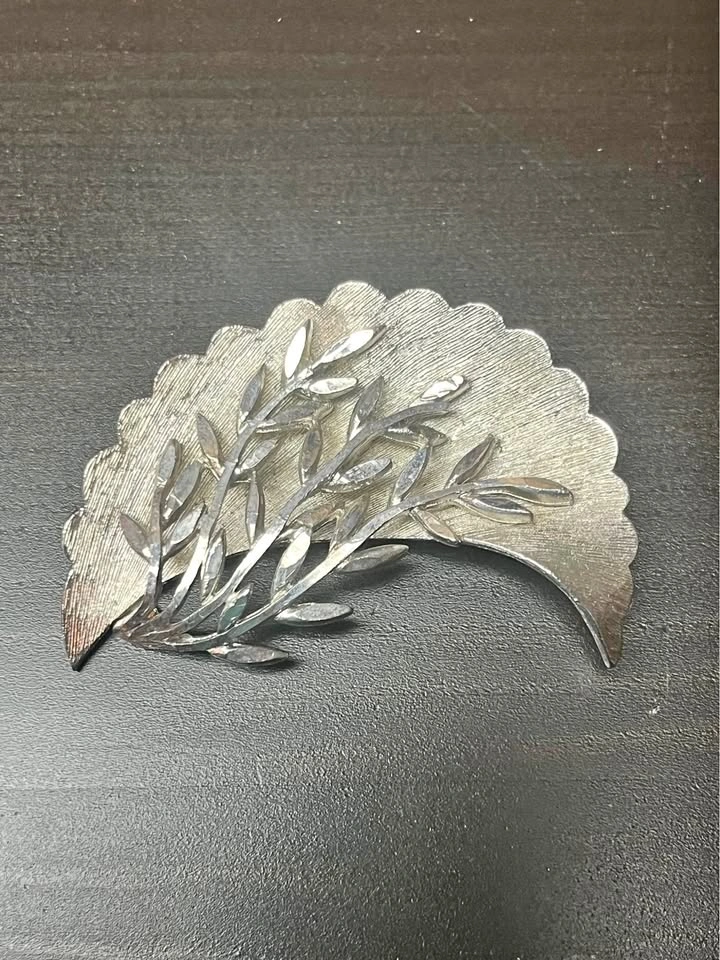 Vintage Coro Silver Tone Leaf and Fan Brooch