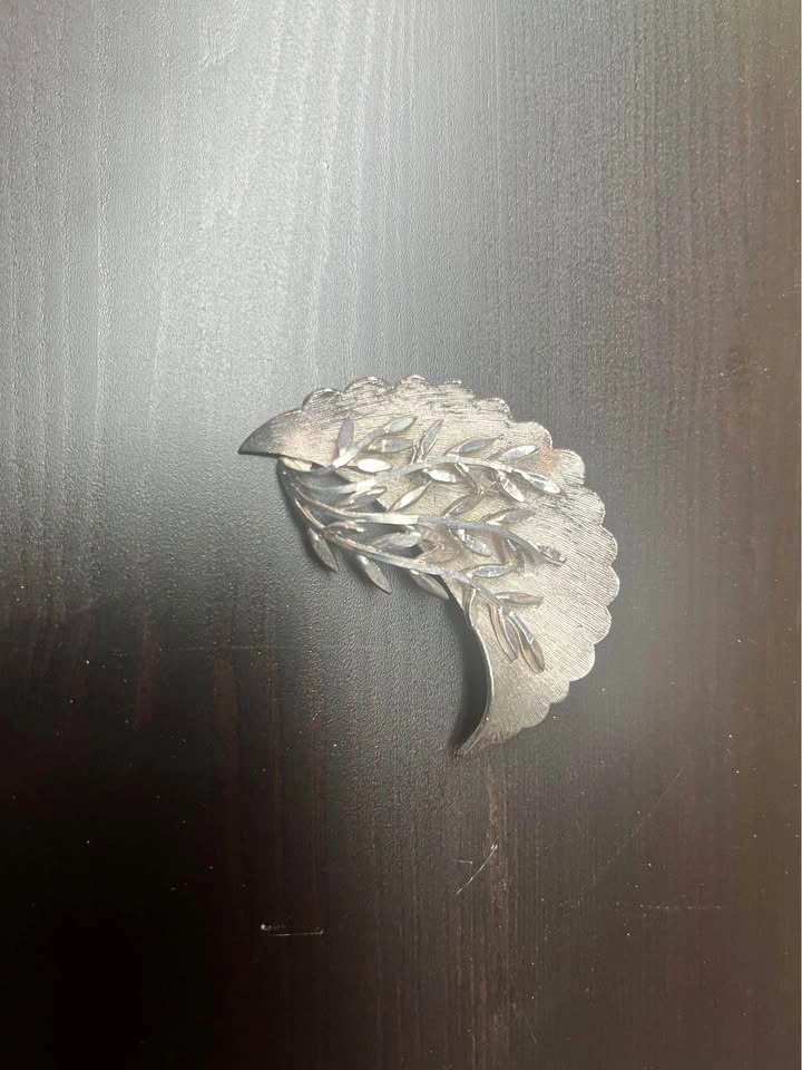 Vintage Coro Silver Tone Leaf and Fan Brooch - photo 5