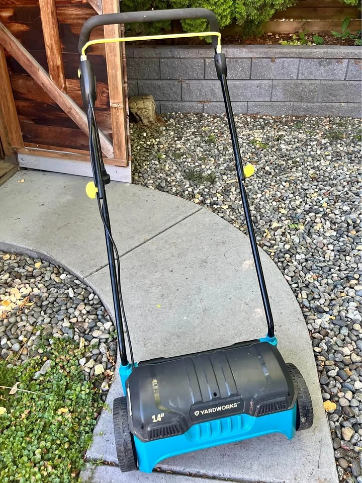Yardworks 14" Electric Dethatcher