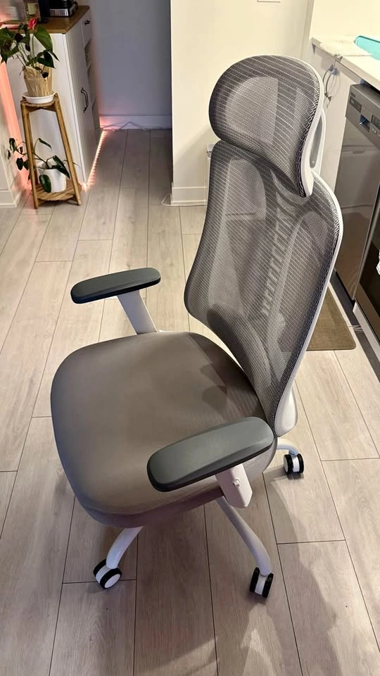 Ergonomic office chair